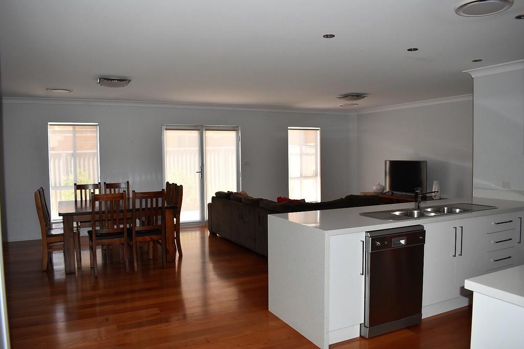 Griffith Prestige Apartments Luaran gambar